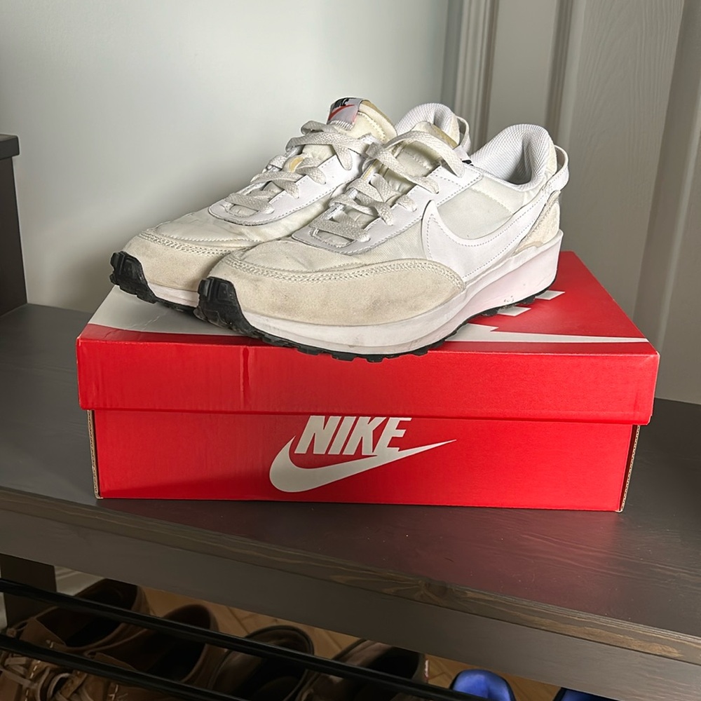 Women’s nike waffle debut